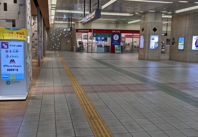 岐阜駅にある所です。
