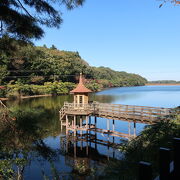 メッツァの一部、長閑な湖畔の風景を楽しめる ♪