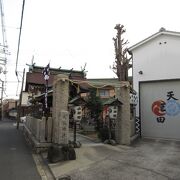 京都とは 非なる 住宅街の小さな神社