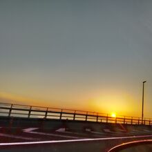 アクアラインからの 朝陽  渋滞なくスムーズに！
