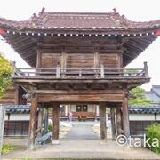 重要伝統的建造物群保存地区「倉吉市打吹玉川」の東端にあるお寺です