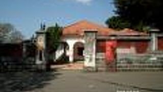 リトルホワイトハウスともいわれています。