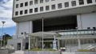 徳島市にある多目的ホール