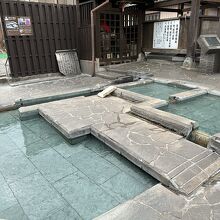 今も生活に使われている湧水