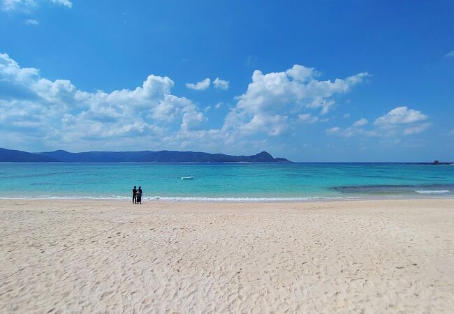 天気によって変わる海の色