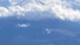 フランスに向かう途中で富士山が見えて