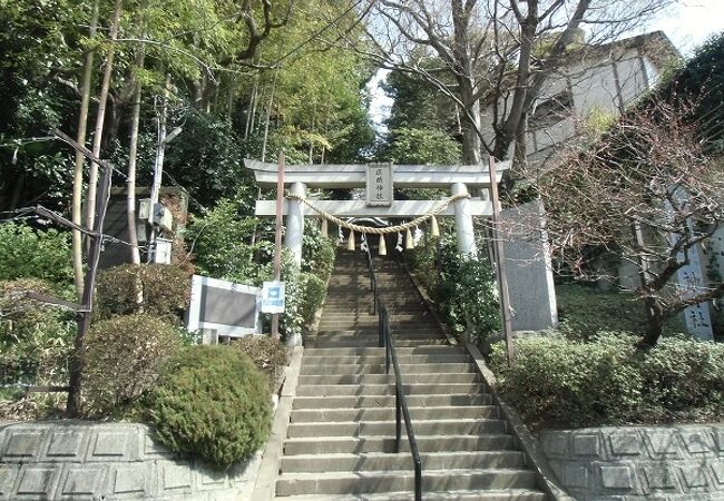 座間神社