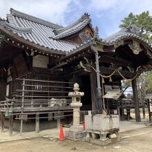 猪名野神社境内にあります。