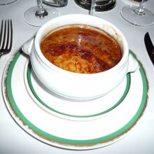 スープ：フレンチ・オニオンスープ