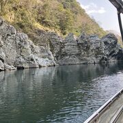 船から大歩危峡の景色を満喫