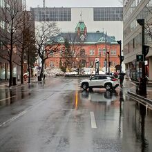 工事が終わったのかと思ったら仮囲いに描かれた絵でした