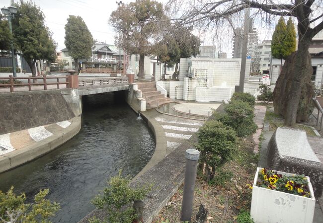 水門川の角地