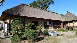 戊辰戦争時の弾痕と刀傷が今も残ってます