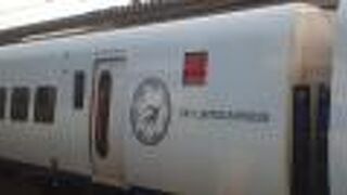 2022年10月８日現在、８８５系のみどりがデビューしていました