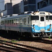 高松と徳島を結ぶ鉄道路線