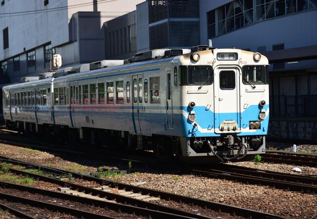 高松と徳島を結ぶ鉄道路線