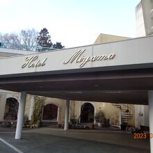 ホテルの入り口