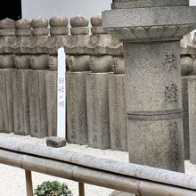 家臣たちの五輪塔。駒姫の塔もあります。