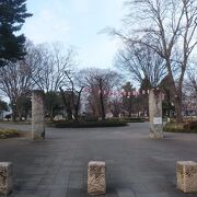 よく整備された落ち着いた雰囲気の公園