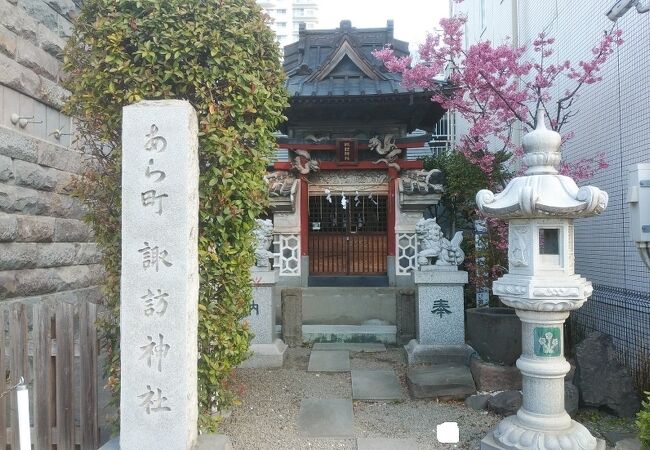 市街地中心部にひっそり鎮座する神社