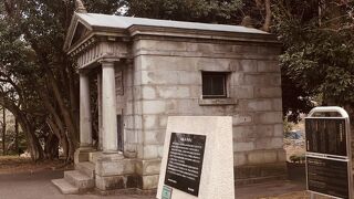 ギリシア神殿のよう