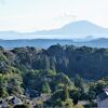 部屋の窓からは遠くには`桜島`が/近辺には`霧島温泉郷の湯けむり`が♪