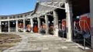 朝九時からオープン