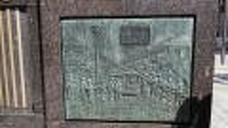 魅力的なレリーフが埋め込まれています