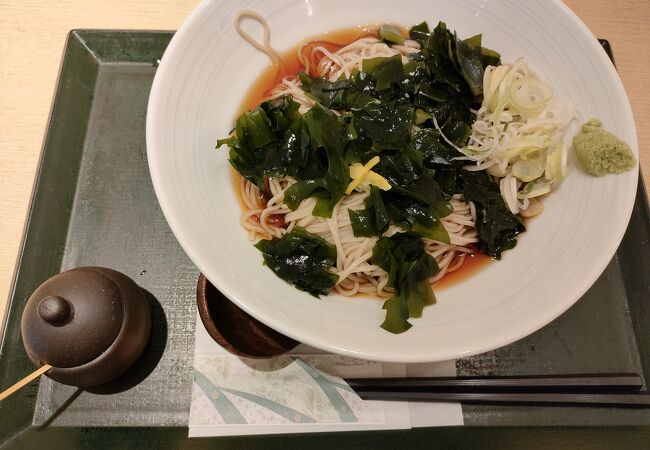 駅構内で食べる蕎麦としては合格点。