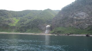 直接海へ流れ落ちる