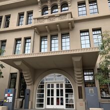 元立誠小学校。今はホテルと地元の活動の複合施設になっています