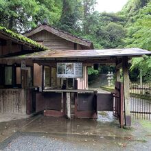 霊巌洞