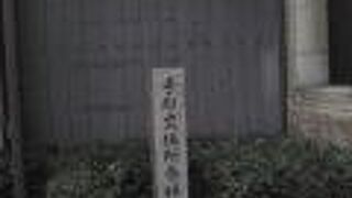 静かな場所にあります