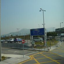 香港国際空港から高速道路へ