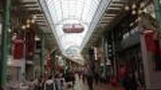 三宮センター街の西隣にあるショッピング・ストリート。