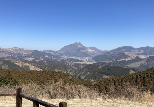 湯布院と由布岳が一望できます