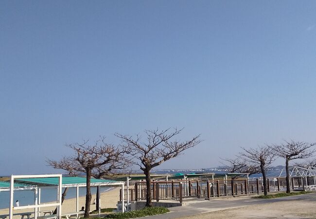 宜野湾の人工ビーチ