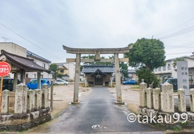 とても素朴な感じの神社ですね