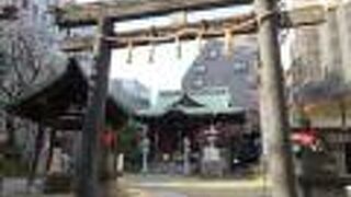 樋口一葉にゆかりのある神社