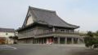 和歌山市駅からすぐです