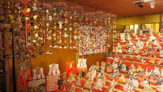 数千体のひな人形が・・・