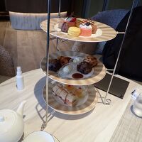 ラウンジにセットのアフターヌーンなのでこのレベル