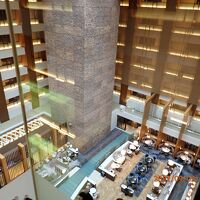 吹き抜けなので高く見えます