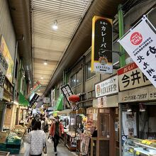 本通り、左側の部分がかなり消失してしまっている