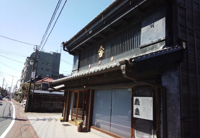 呉服新川屋店舗