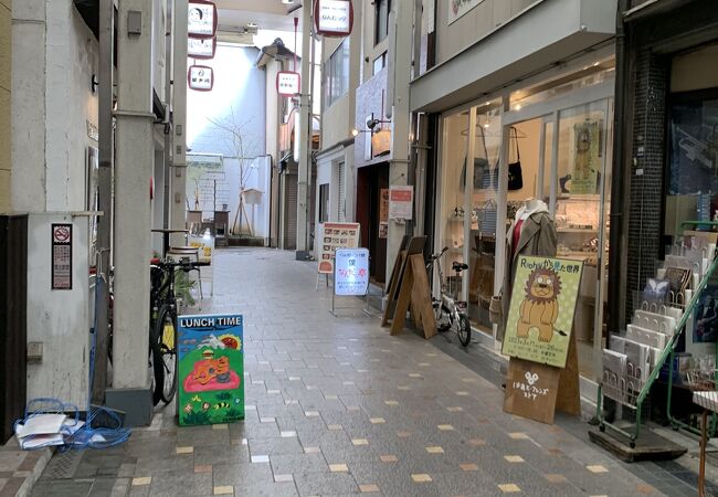 京都で一番短い商店街といわれています。