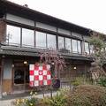 昭和元年築の本館の風情がくつろげる、地魚もおいしい宿