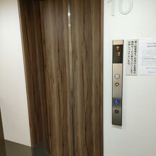 とにかく来ないエレベーター