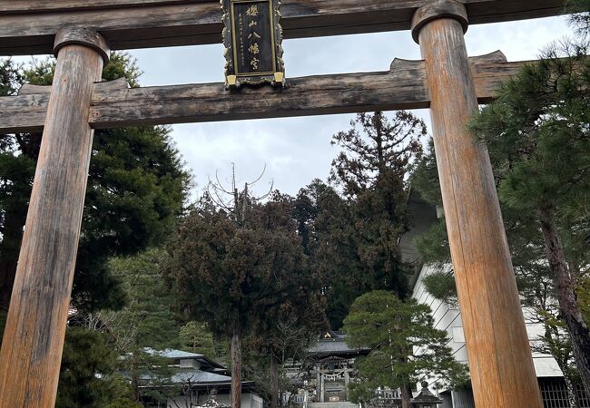 立派な神社