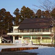 ジェイアールバス東北の十和田湖事務所も他の施設と同様に、完全休業中でした。